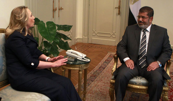 Morsi, Clinton discuss Egypt-US relations