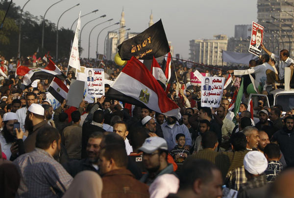 Protest forces delay of Egypt's key court ruling