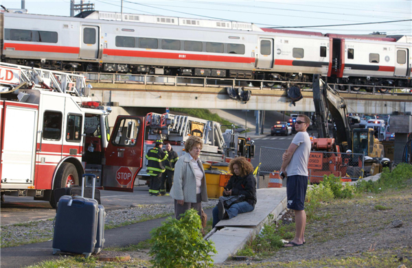 50 injured as US commuter trains collide