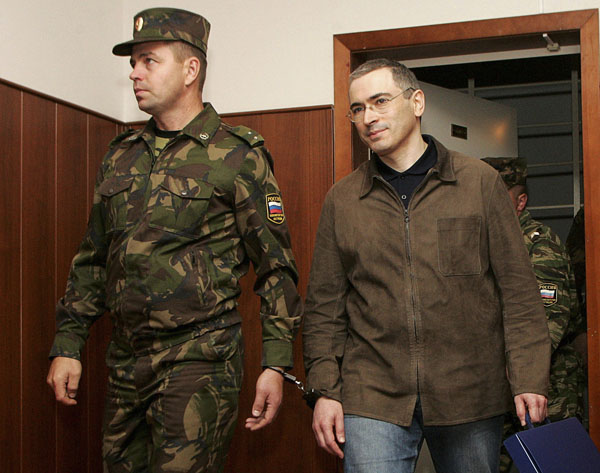 Putin pardons decade-jailed tycoon Khodorkovsky