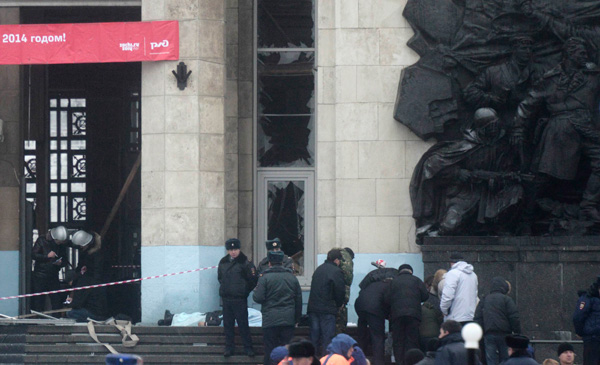 Suicide bomber kills at least 16 at Russian train station