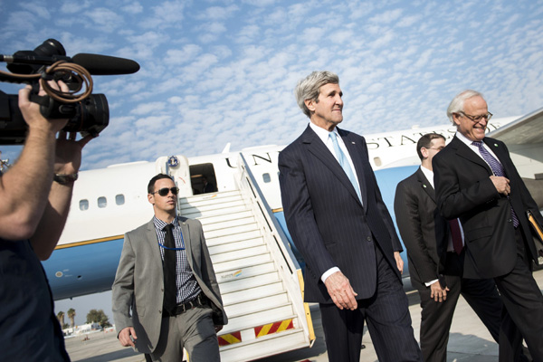 Kerry in Israel to revive peace talks
