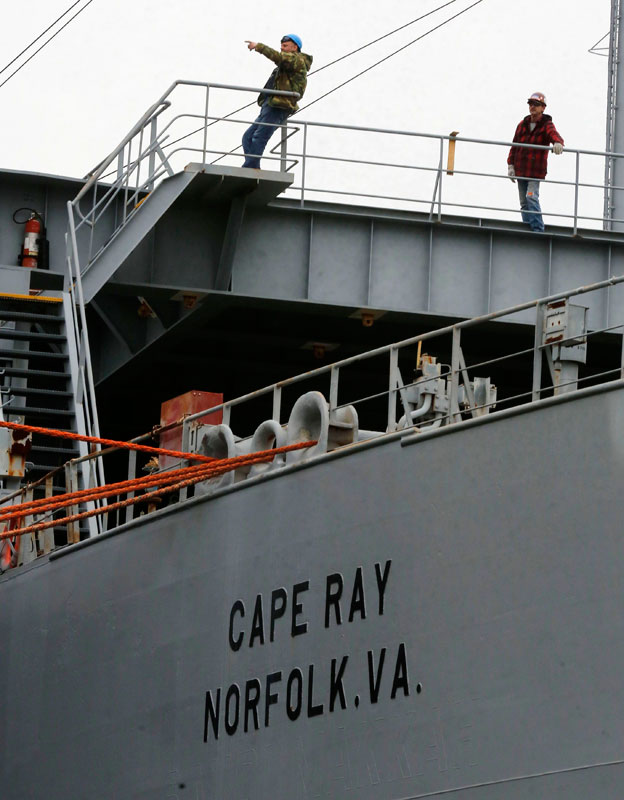 US ship equipped to destroy Syria's chemical weapons