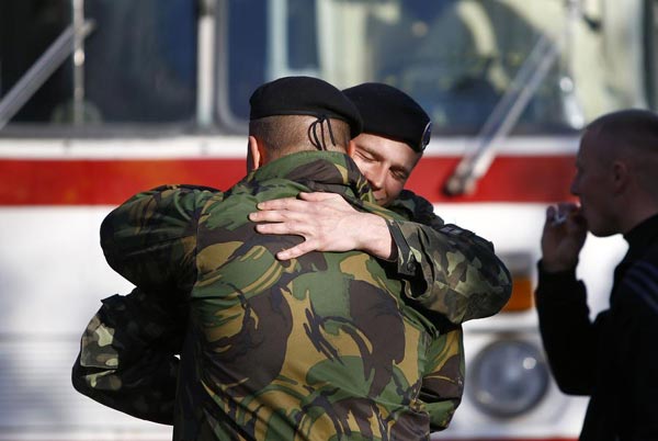 Ukraine recalls troops in Crimea