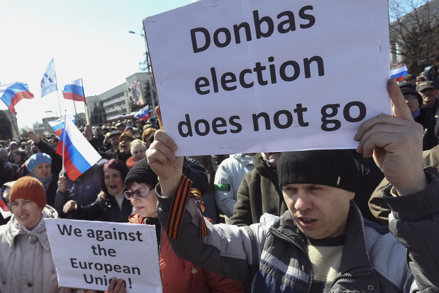 Dobass demonstrators demand referendum 