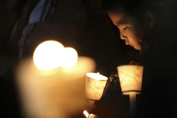 64 dead, 238 missing in S. Korean ferry sinking accident