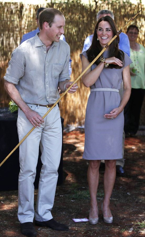 Prince William, Kate visit Ayers Rock