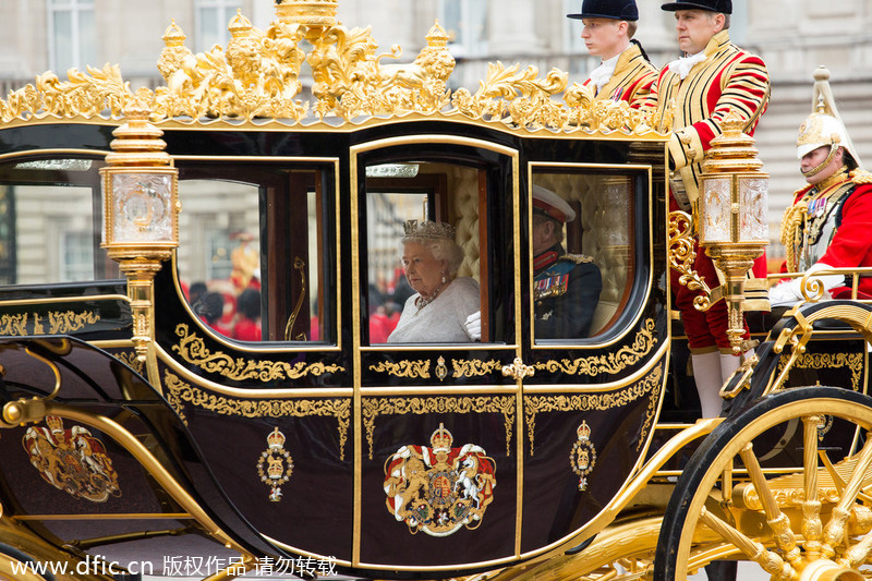 Queen Elizabeth travels in new Diamond Jubilee State Coach