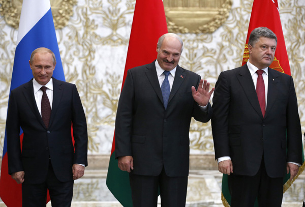 Putin, Poroshenko hold first bilateral meeting