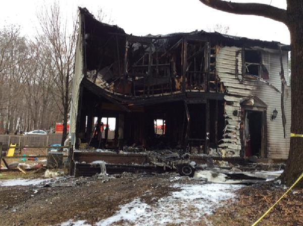 Plane crashes into Maryland house, kills six
