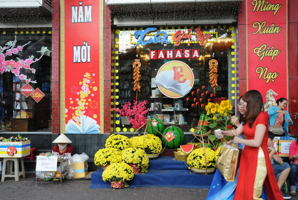 Vietnam's travel companies cash in on Lunar New Year holiday