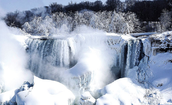 How Niagara Falls freezes ... or does it?