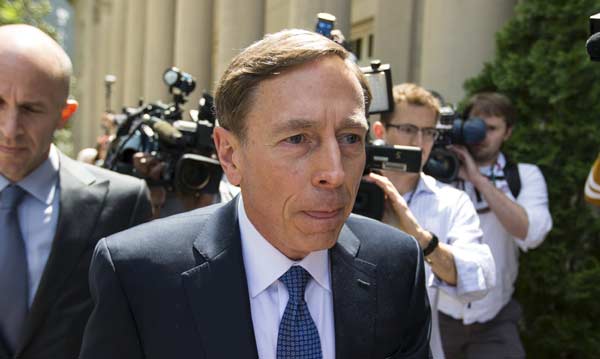 Ex-general, CIA chief Petraeus gets probation