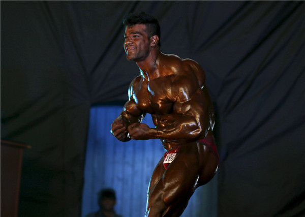 Strongmen compete in Afghanistan bodybuilding contest
