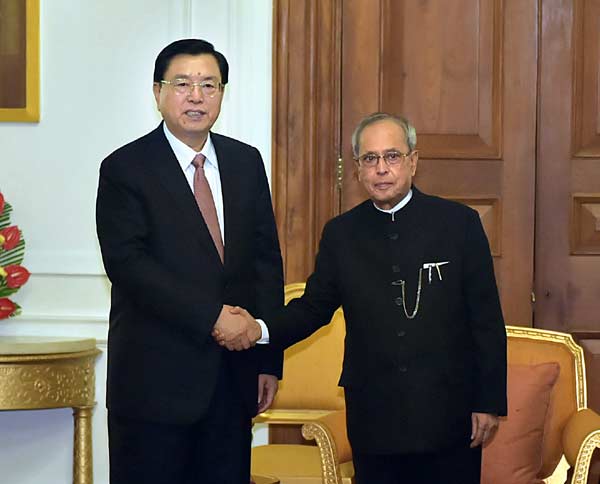 Top legislator calls for strengthening co-op between China, India