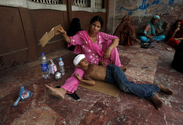 Death toll from Pakistan heat waves reaches 474: state TV