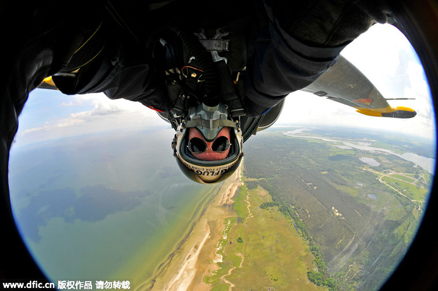 New craze: Super rich take selfies in fighter jets