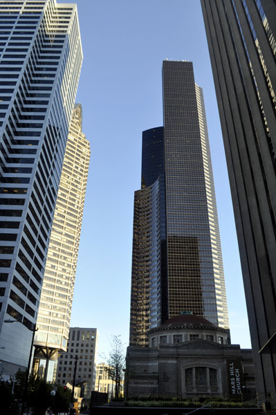 Hong Kong investors buy Seattle's tallest building