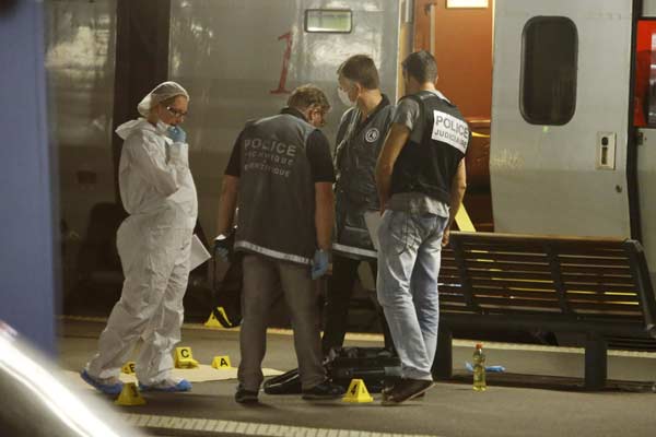 French govt raises vigilance to secure public transport after train shooting