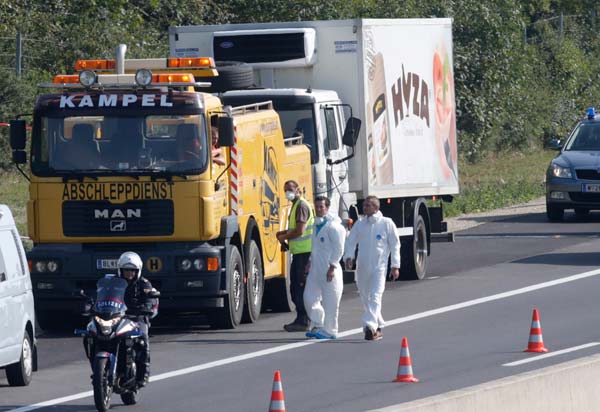Up to 50 refugees found dead in lorry in Austria