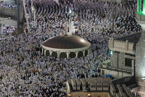 Hundreds killed in Saudi Hajj stampede