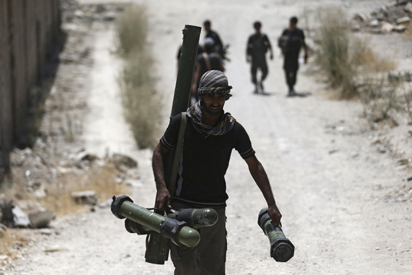 US pulls plug on Syria rebel training effort; will focus on weapons supply