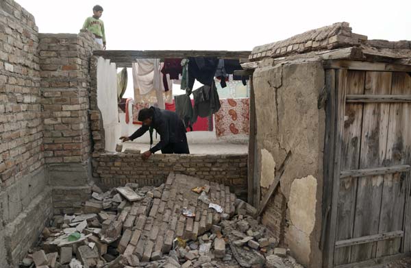 Two killed, 60 inured as strong earthquake jolts Pakistan