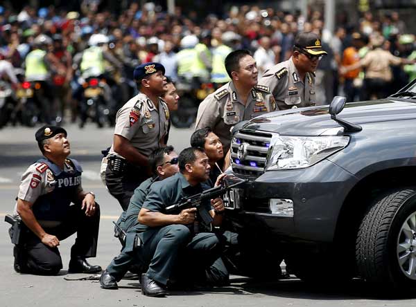 IS-linked attackers hit Jakarta; 7 dead
