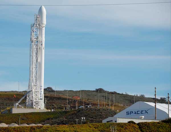 SpaceX botches ocean landing attempt after liftoff success