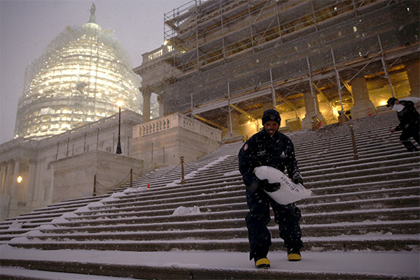 Snow blankets Washington D.C. in potentially record-breaking storm
