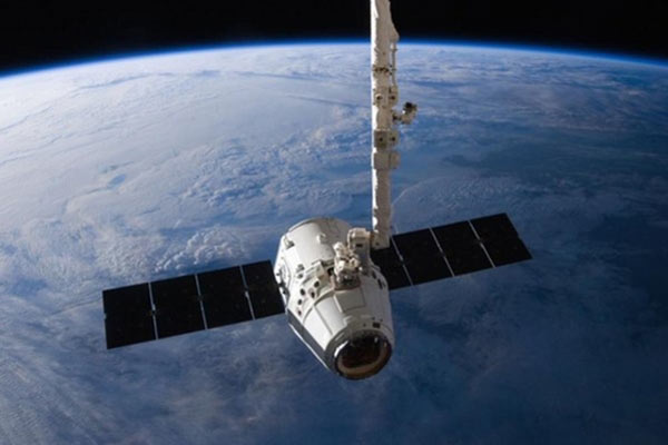 SpaceX's Dragon arrives at ISS with inflatable space habitat