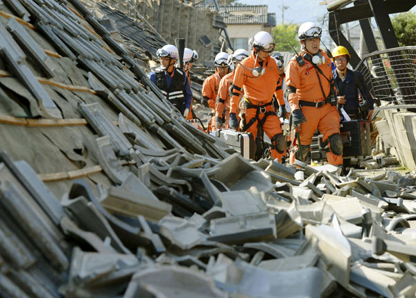 Two strong quakes kill 41 in SW Japan, heavy rain predicted in quake-hit region