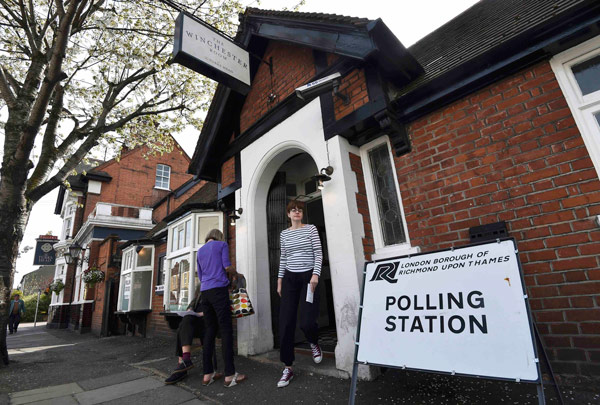 Britons embrace 'Super Thursday' elections