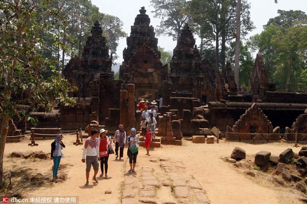Cambodia expects nearly 1 mln Chinese tourists in 2016: tourism minister