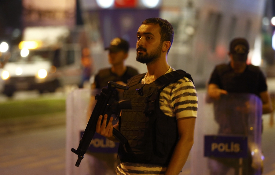 Suspected Islamic State suicide bombers kill 41 at Istanbul airport