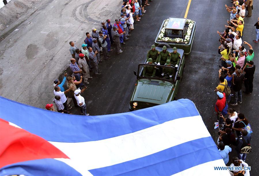 Fidel Castro's ashes begin three-day procession