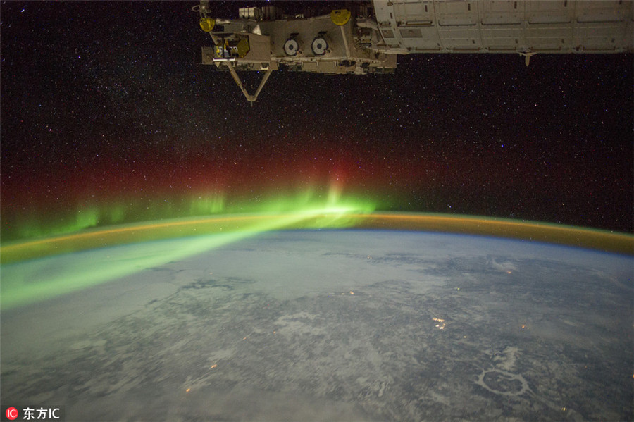 Staring at the space - best NASA photos of the year