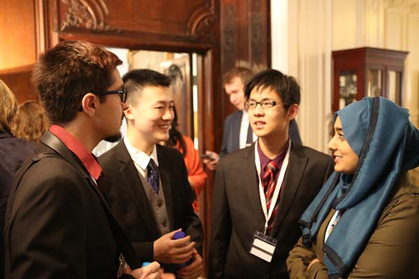 Chinese students impress in London contest