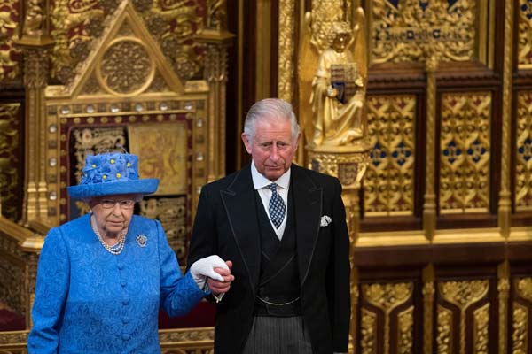 Queen outlines UK government agenda in scaled-down speech