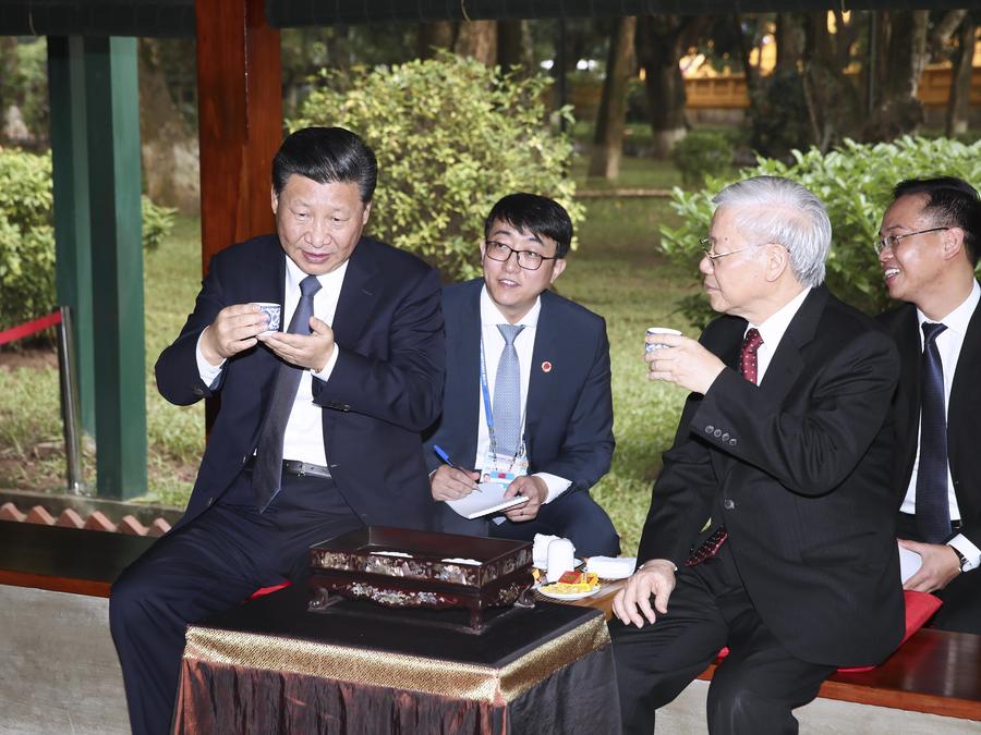Xi visits Ho Chi Minh stilt house in Hanoi