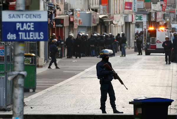 Suspected mastermind of Paris attacks died in police raid