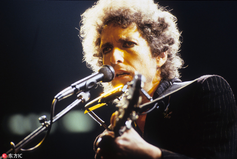Bob Dylan wins Nobel Prize for Literature