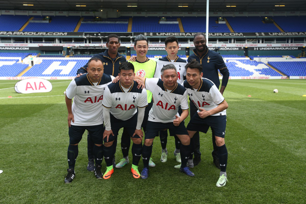 Chinese soccer lovers get to play at White Hart Lane